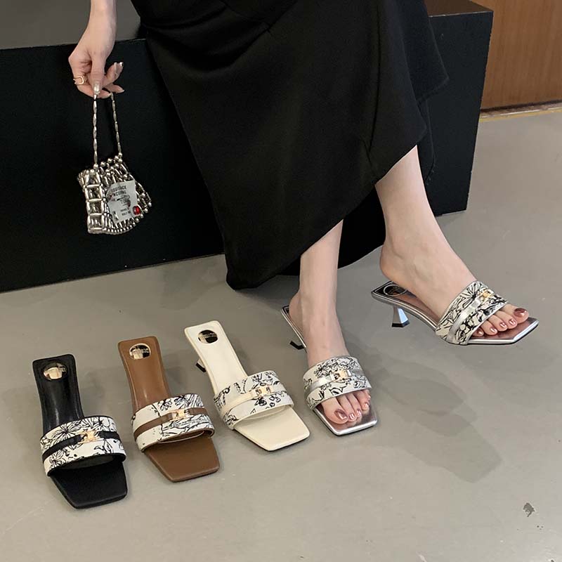 1777012303914_Anw6P0.jpg New Chinese Style Square Toe Slippers for Women Summer Open Toe Low Heel Comfortable Fashion Sandals