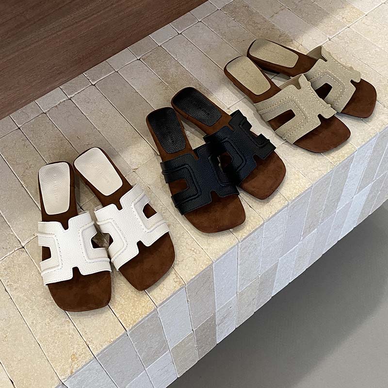 Women's Flat One-Strap Slippers Summer 2026 New Style Slip-On Comfortable Black Square Toe Vacation Beach Shoes
